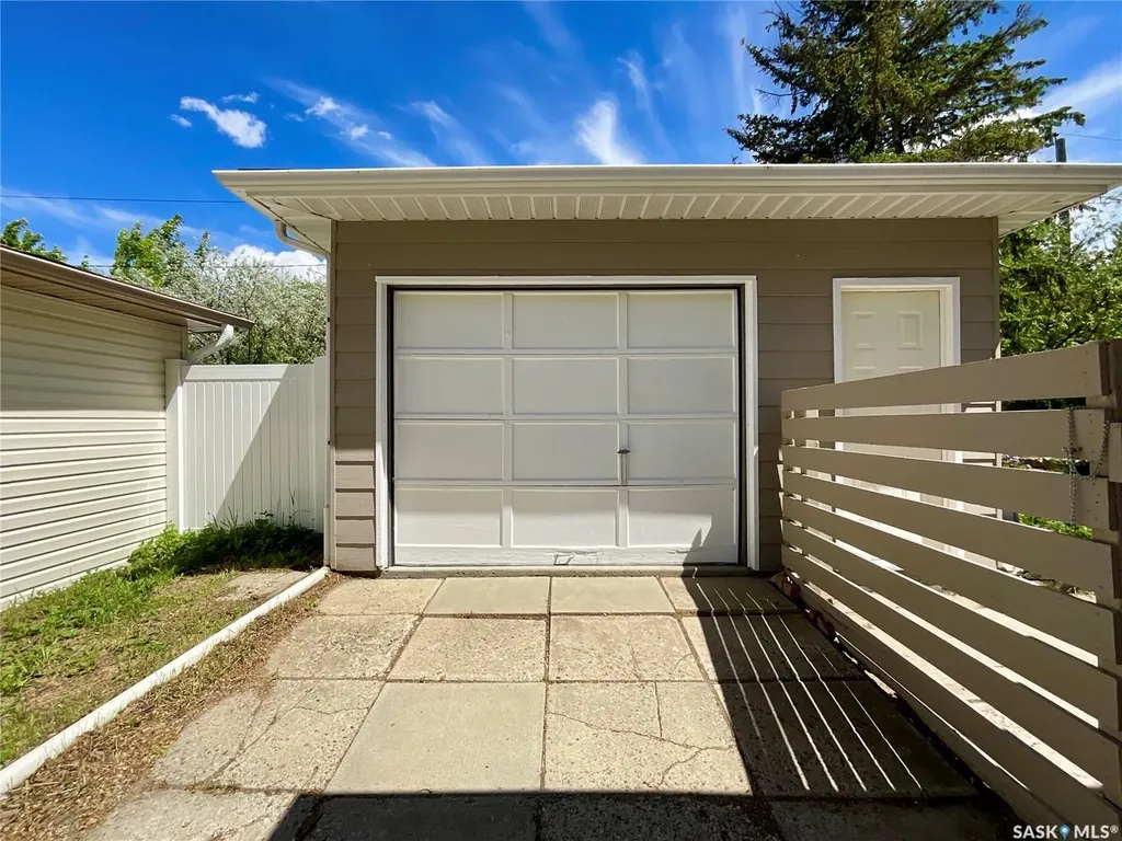 85 Bobolink Bay Regina SK S4S 4K2