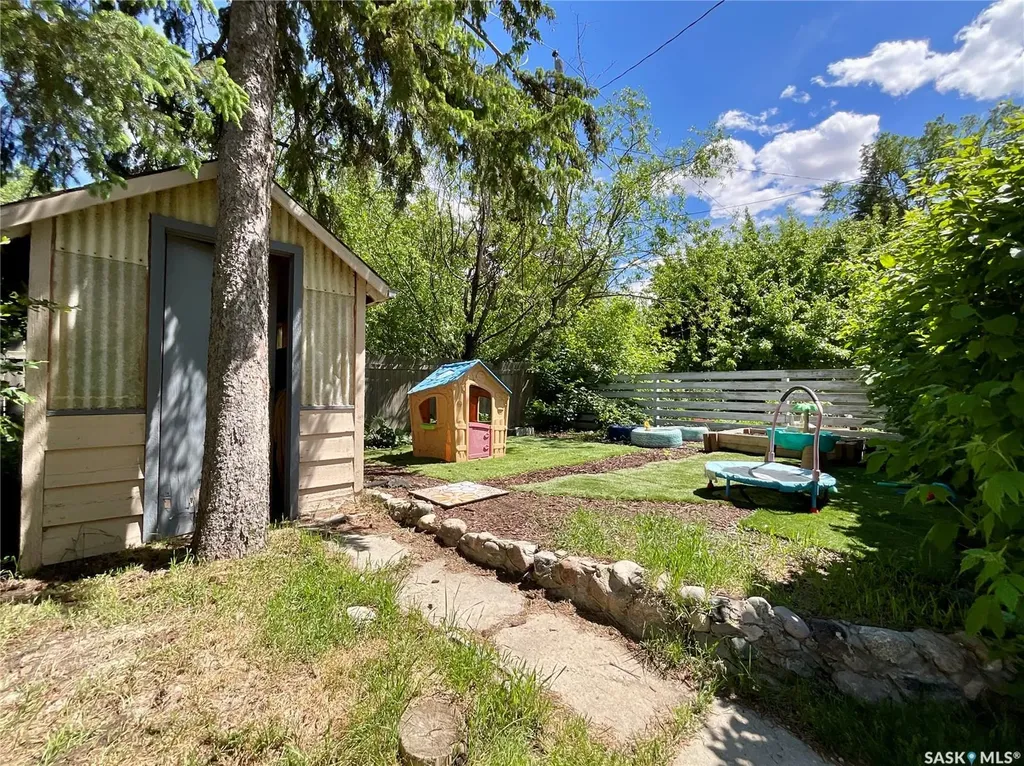 85 Bobolink Bay Regina SK S4S 4K2