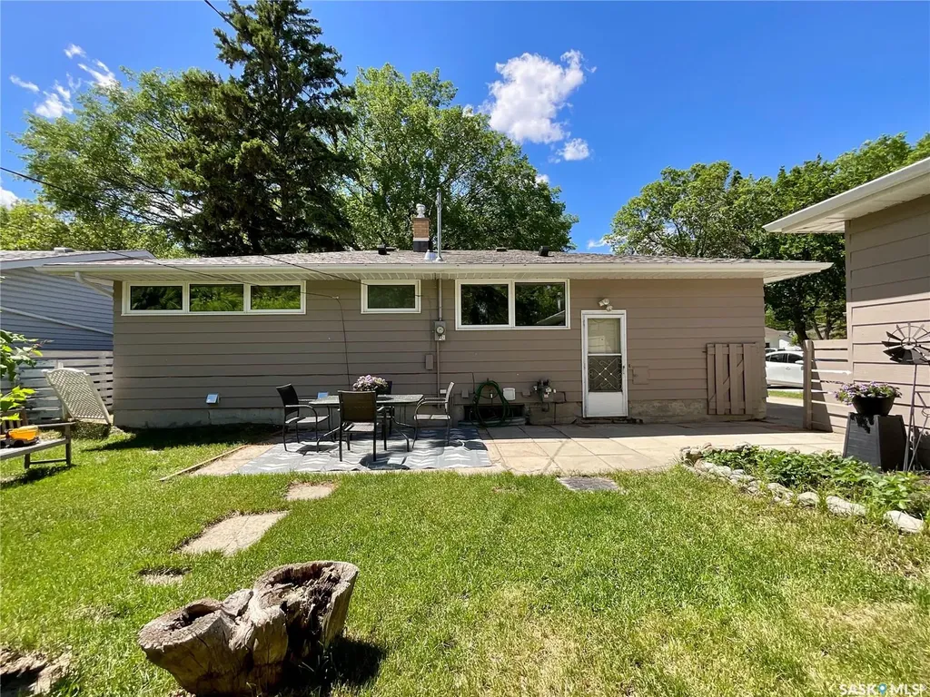 85 Bobolink Bay Regina SK S4S 4K2
