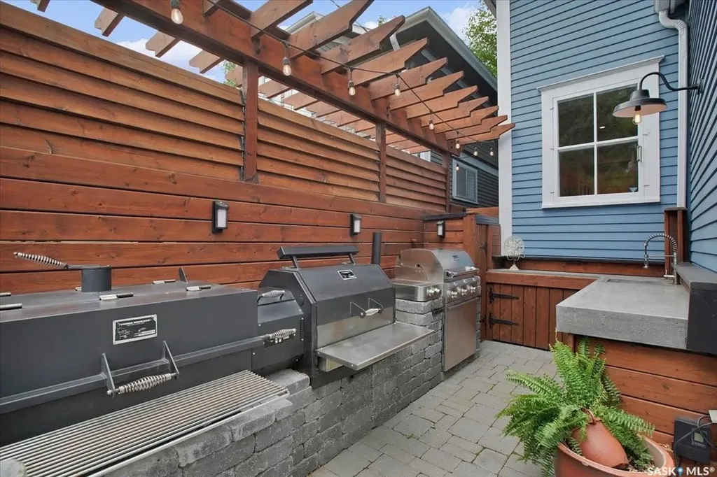 823 Temperance Street Saskatoon SK S7N 0M8