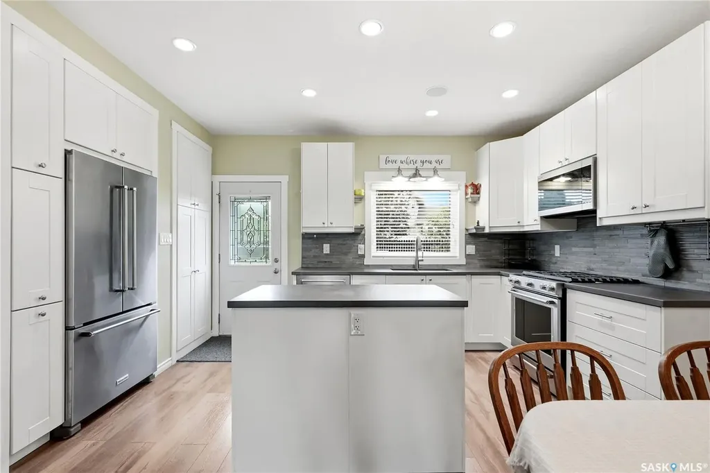 23 Blackley Place Saskatoon SK S7M 5B1