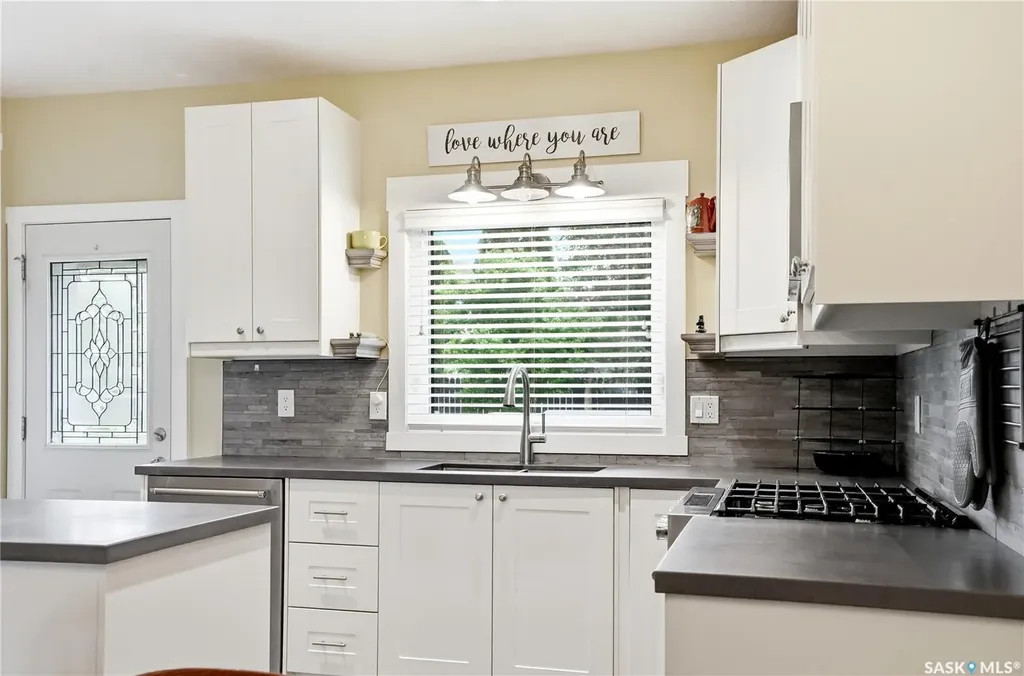 23 Blackley Place Saskatoon SK S7M 5B1