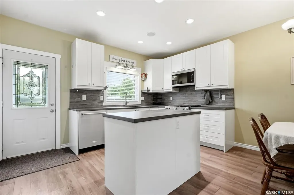 23 Blackley Place Saskatoon SK S7M 5B1