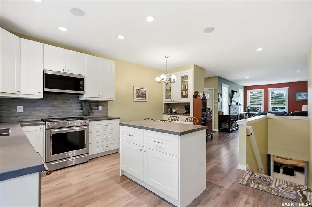 23 Blackley Place Saskatoon SK S7M 5B1