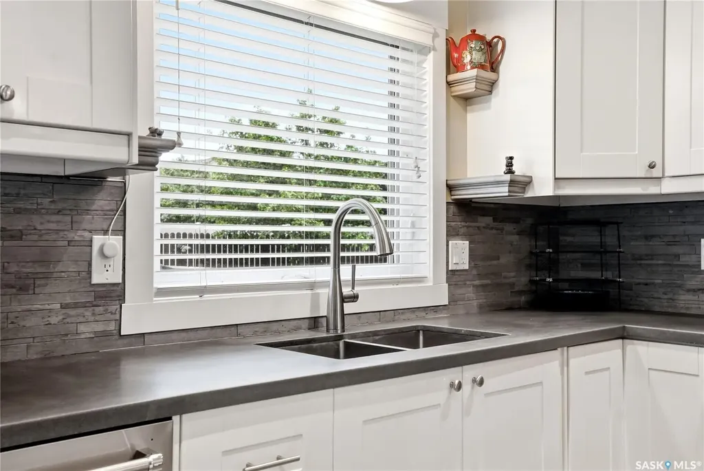 23 Blackley Place Saskatoon SK S7M 5B1