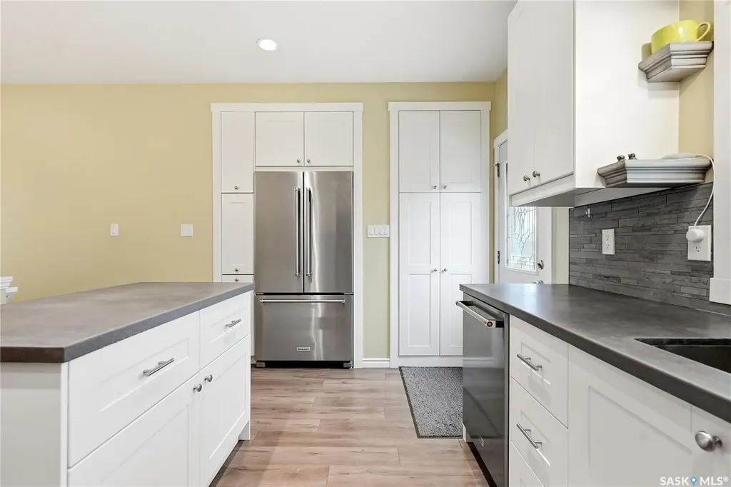 23 Blackley Place Saskatoon SK S7M 5B1