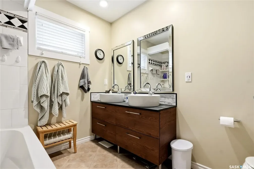 23 Blackley Place Saskatoon SK S7M 5B1
