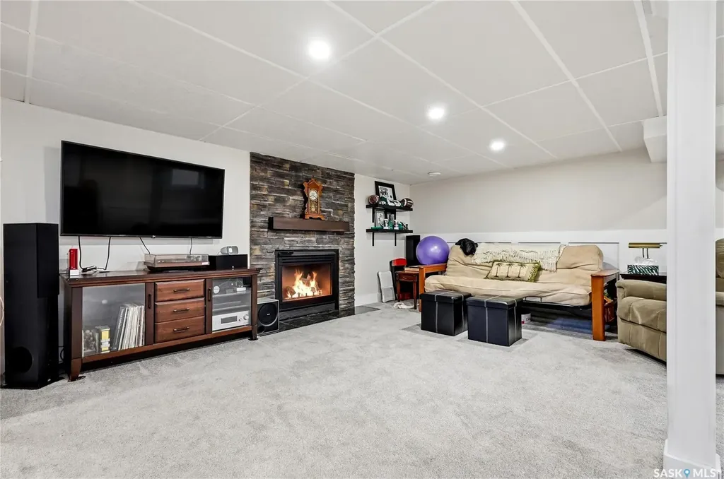 23 Blackley Place Saskatoon SK S7M 5B1