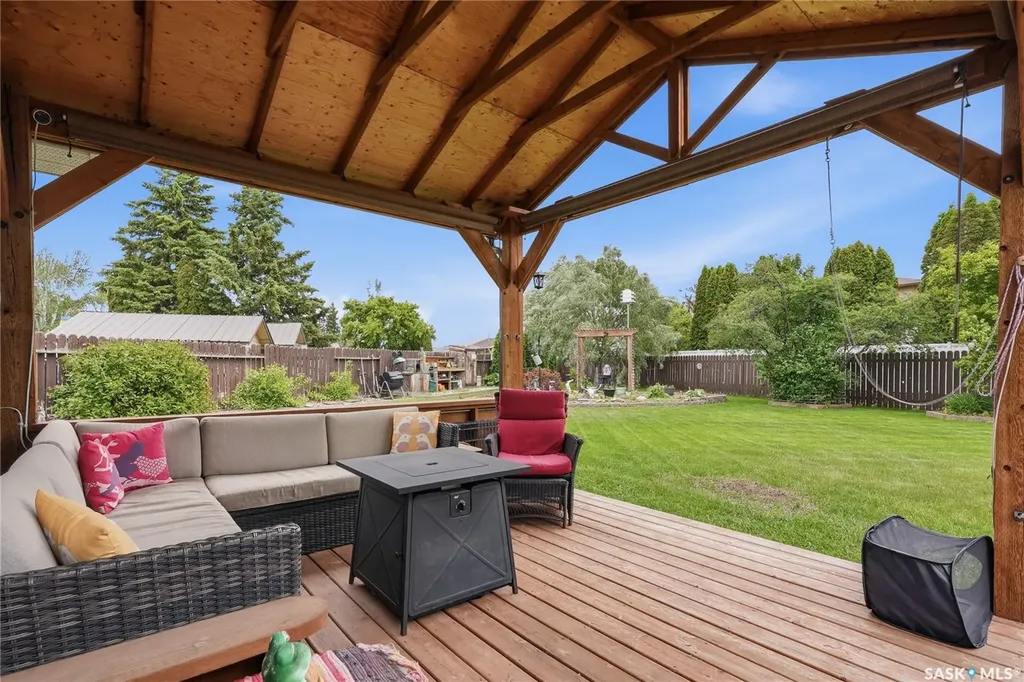 23 Blackley Place Saskatoon SK S7M 5B1