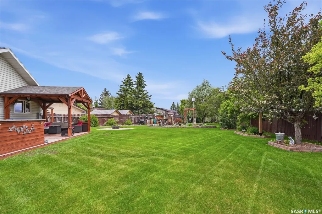 23 Blackley Place Saskatoon SK S7M 5B1