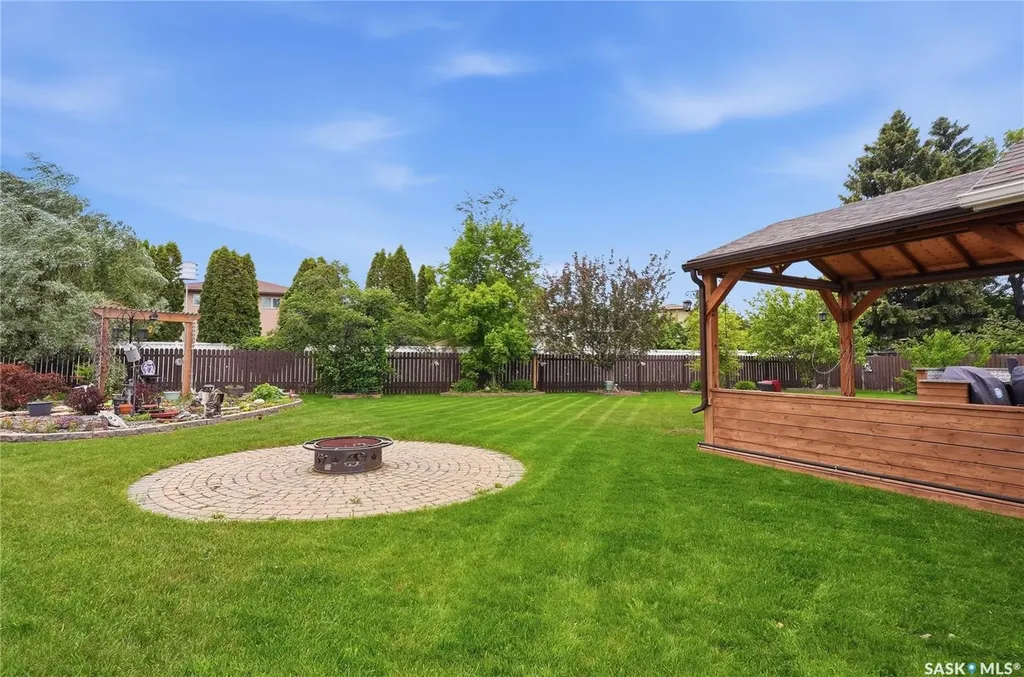 23 Blackley Place Saskatoon SK S7M 5B1