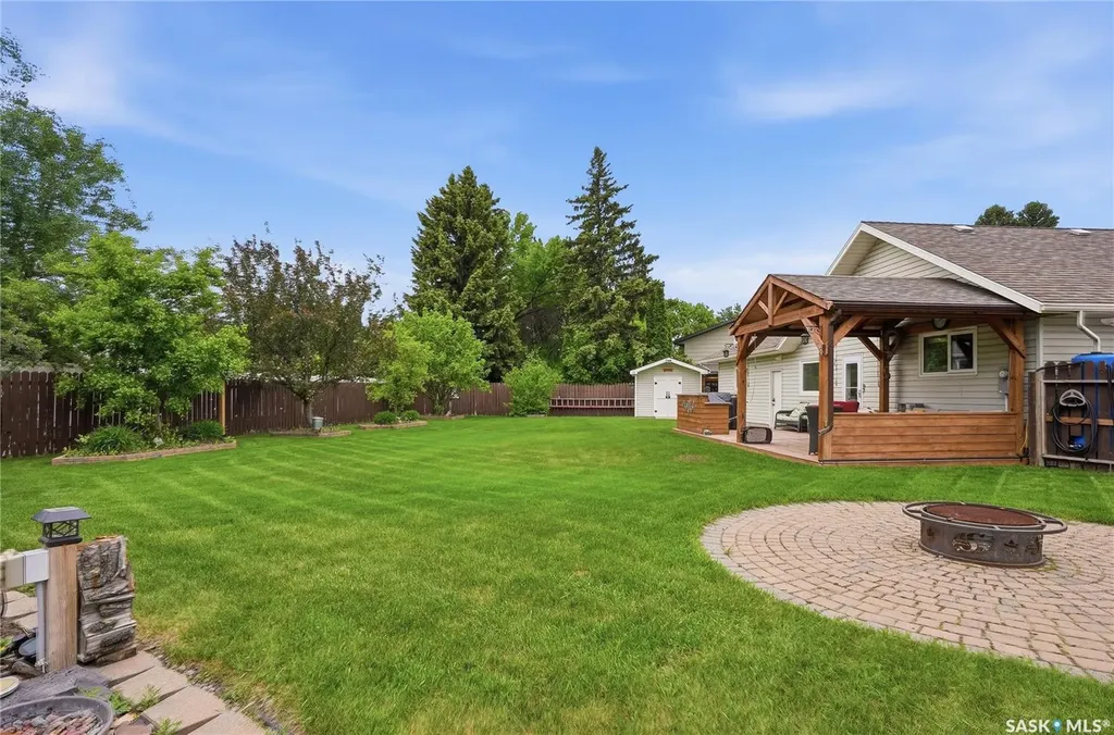 23 Blackley Place Saskatoon SK S7M 5B1