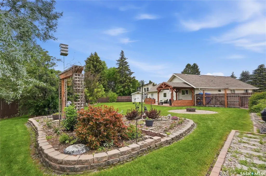 23 Blackley Place Saskatoon SK S7M 5B1