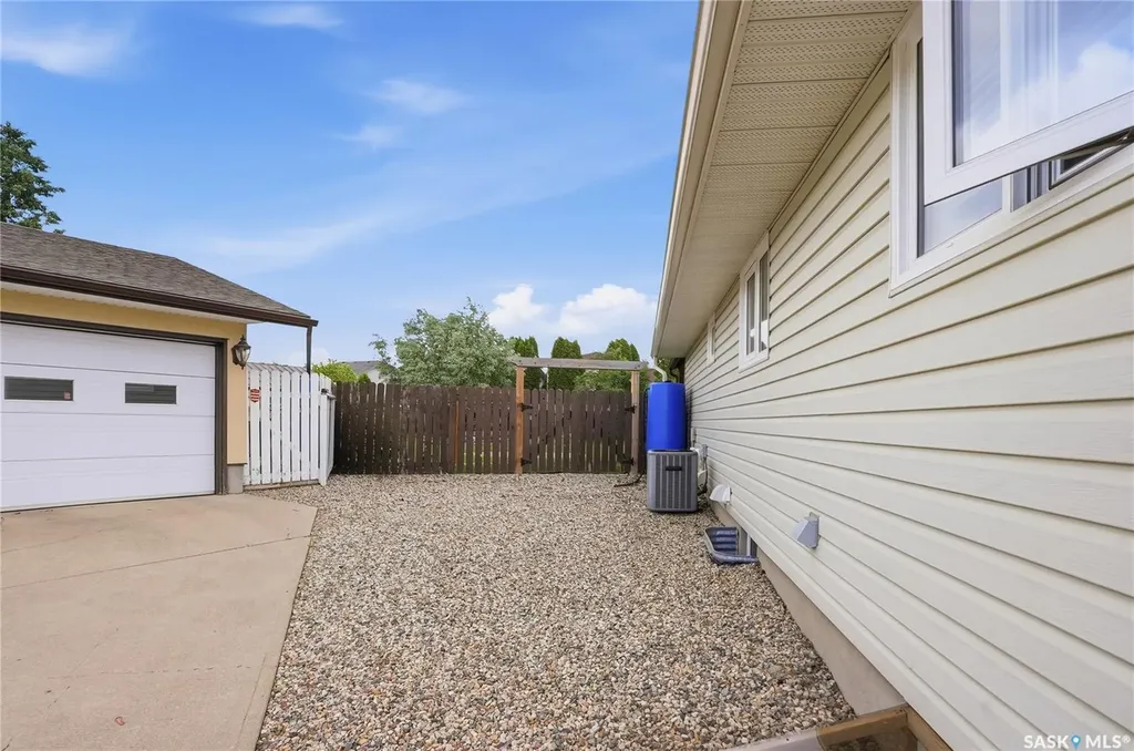 23 Blackley Place Saskatoon SK S7M 5B1