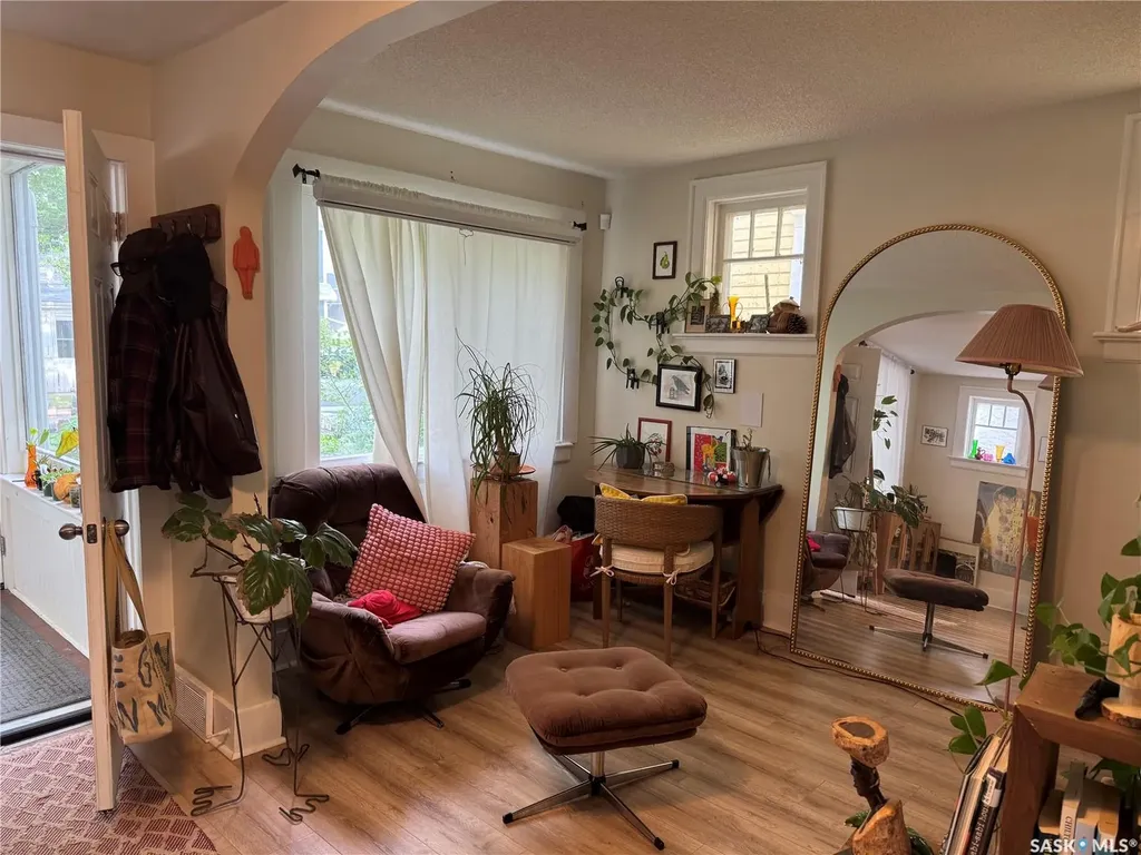 431 G Avenue S Saskatoon SK S7M 1V5
