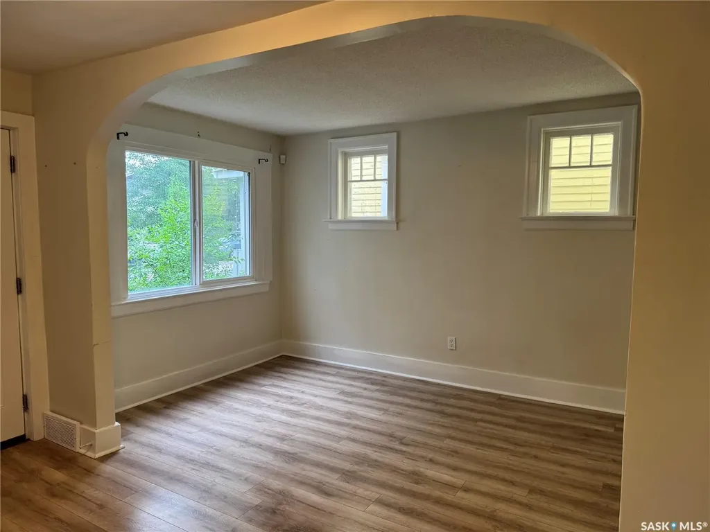 431 G Avenue S Saskatoon SK S7M 1V5