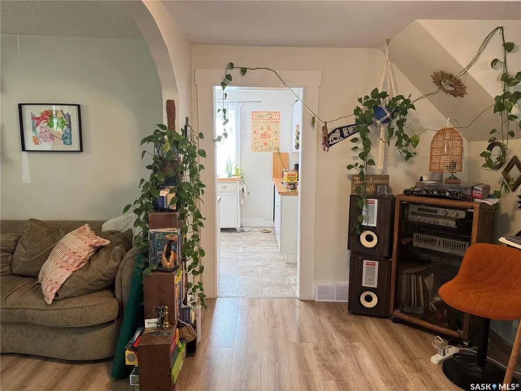 431 G Avenue S Saskatoon SK S7M 1V5