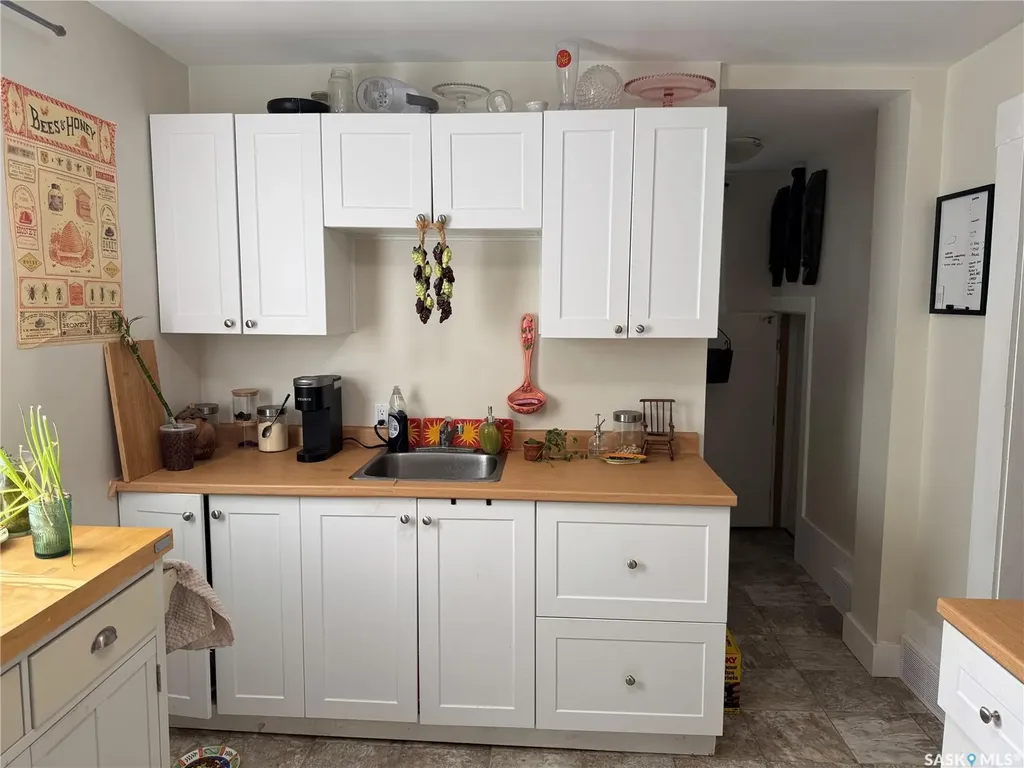431 G Avenue S Saskatoon SK S7M 1V5