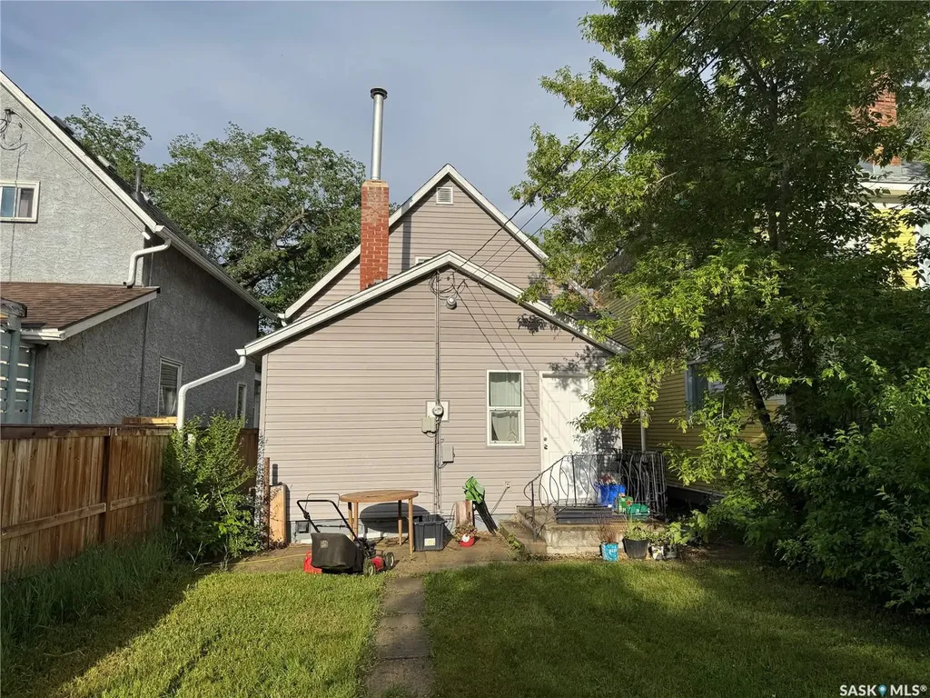 431 G Avenue S Saskatoon SK S7M 1V5