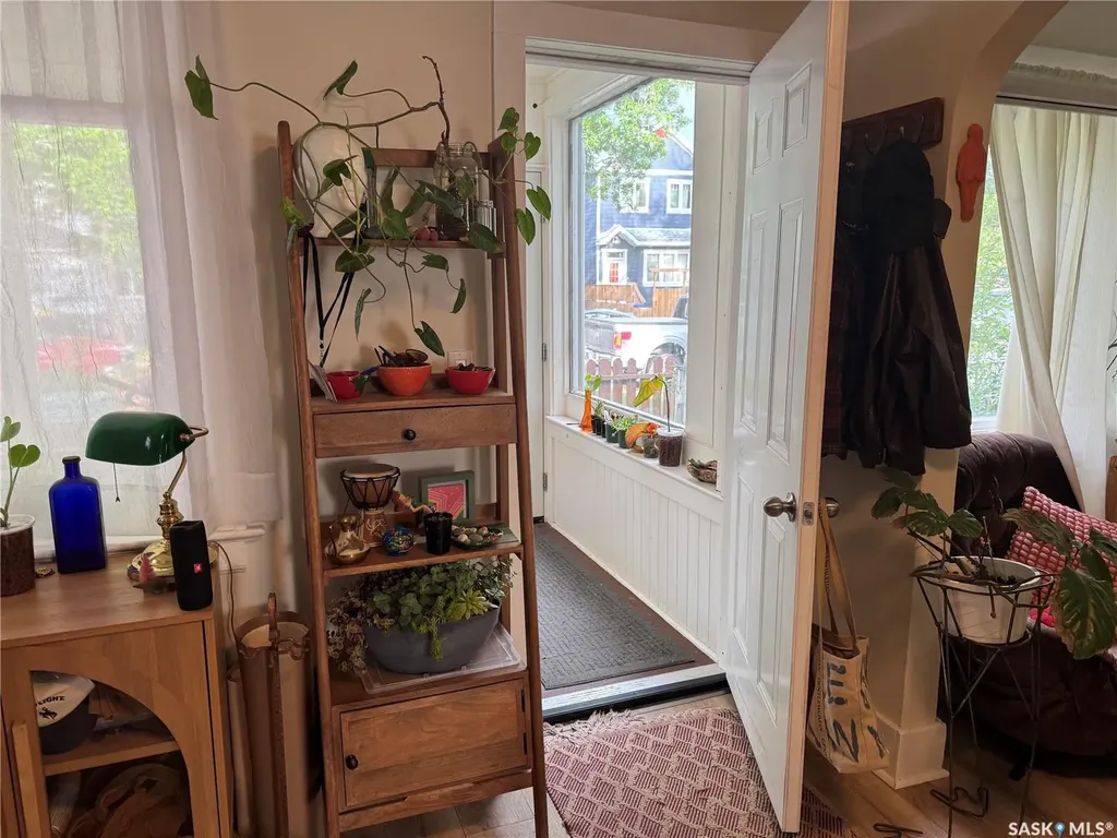 431 G Avenue S Saskatoon SK S7M 1V5