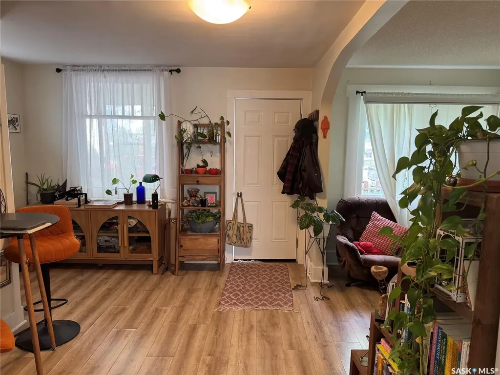 431 G Avenue S Saskatoon SK S7M 1V5