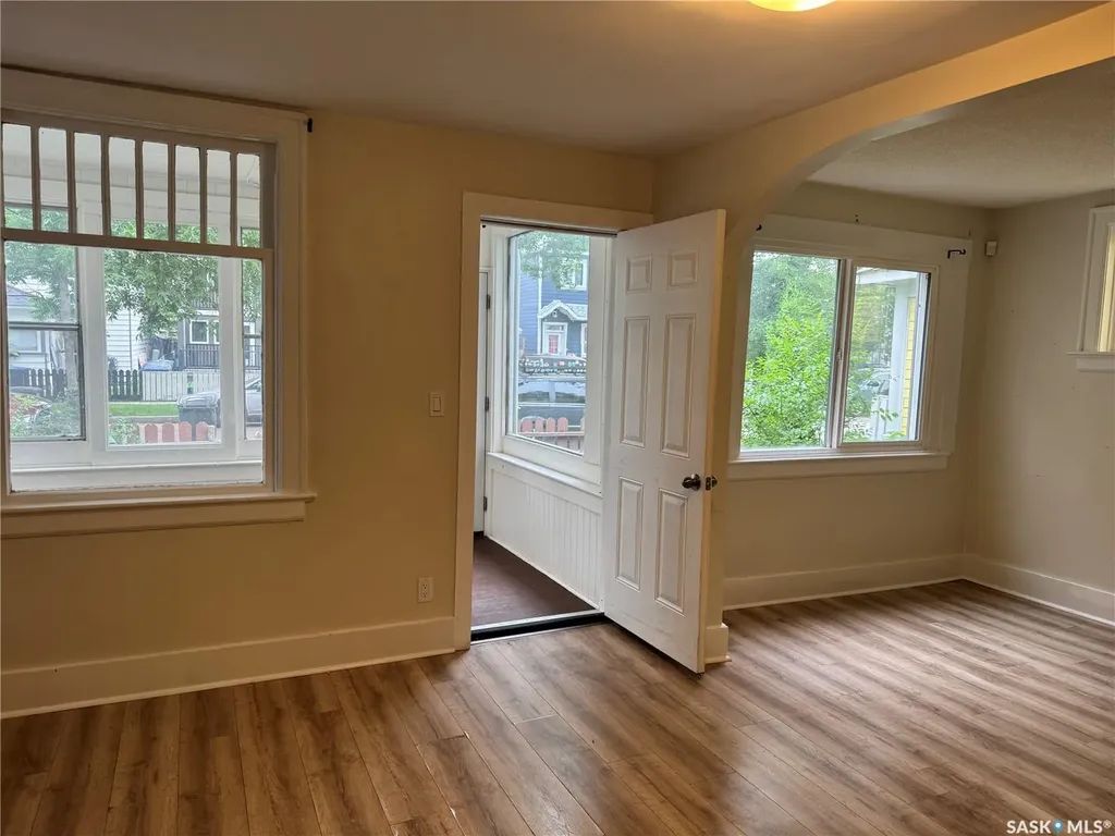 431 G Avenue S Saskatoon SK S7M 1V5