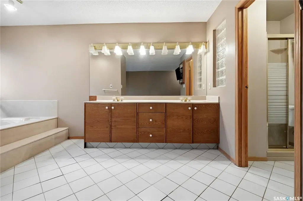23 Cowie Road Regina SK S4S 6S2