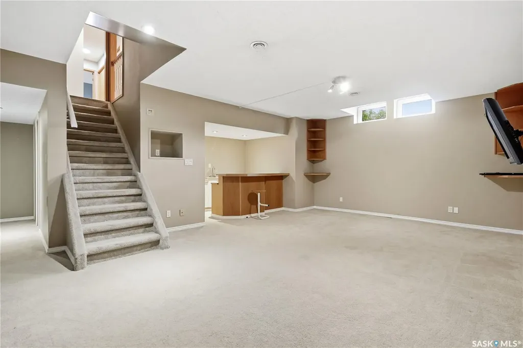 23 Cowie Road Regina SK S4S 6S2