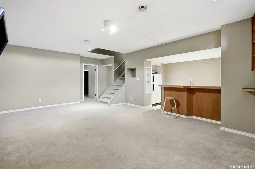 23 Cowie Road Regina SK S4S 6S2