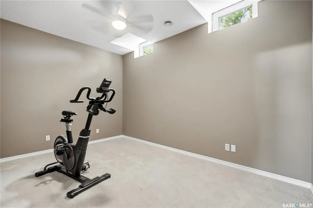 23 Cowie Road Regina SK S4S 6S2