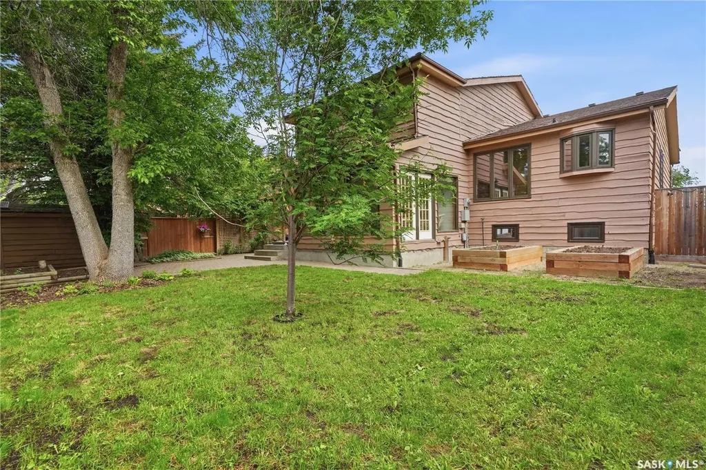 23 Cowie Road Regina SK S4S 6S2