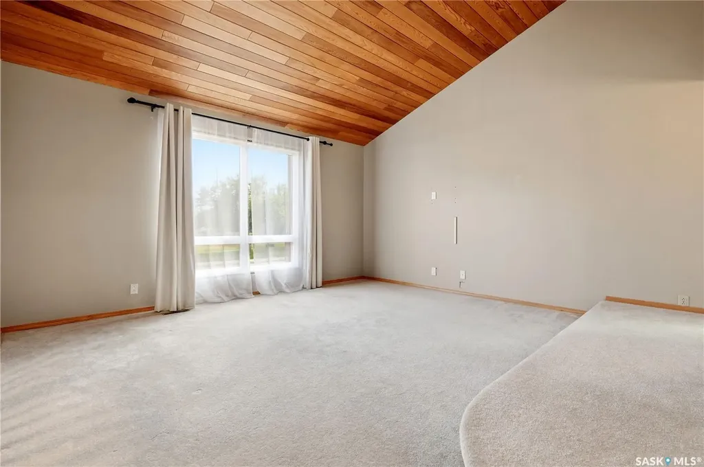 23 Cowie Road Regina SK S4S 6S2