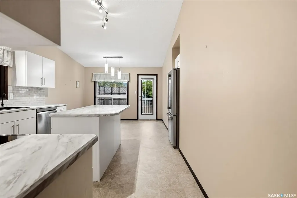 3676 Bishop Crescent E Regina SK S4Z 1A8