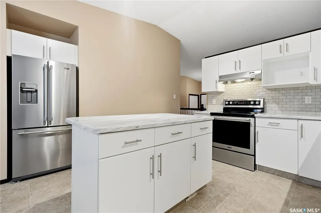 3676 Bishop Crescent E Regina SK S4Z 1A8