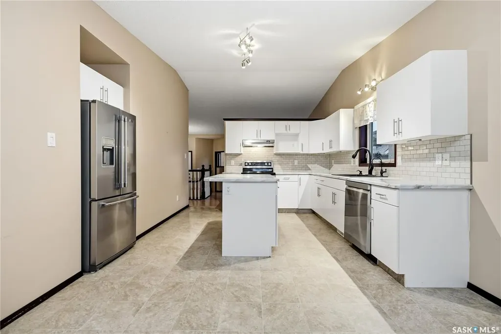 3676 Bishop Crescent E Regina SK S4Z 1A8