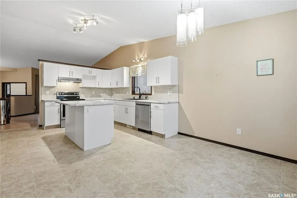 3676 Bishop Crescent E Regina SK S4Z 1A8