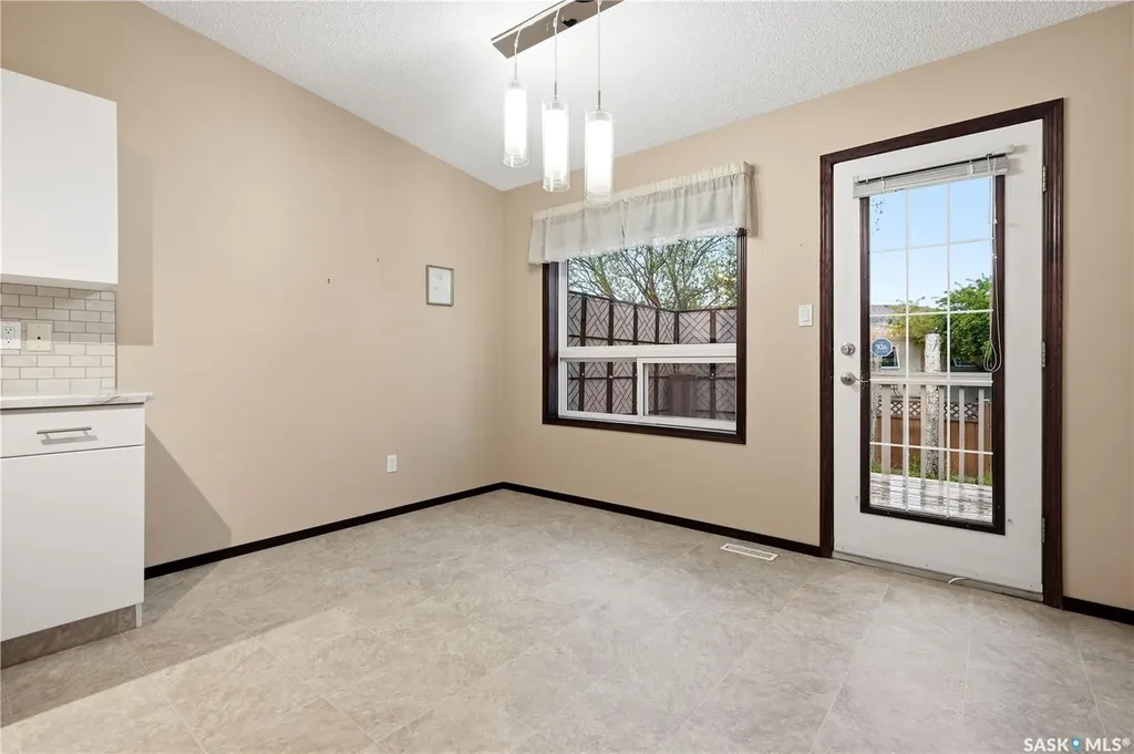 3676 Bishop Crescent E Regina SK S4Z 1A8