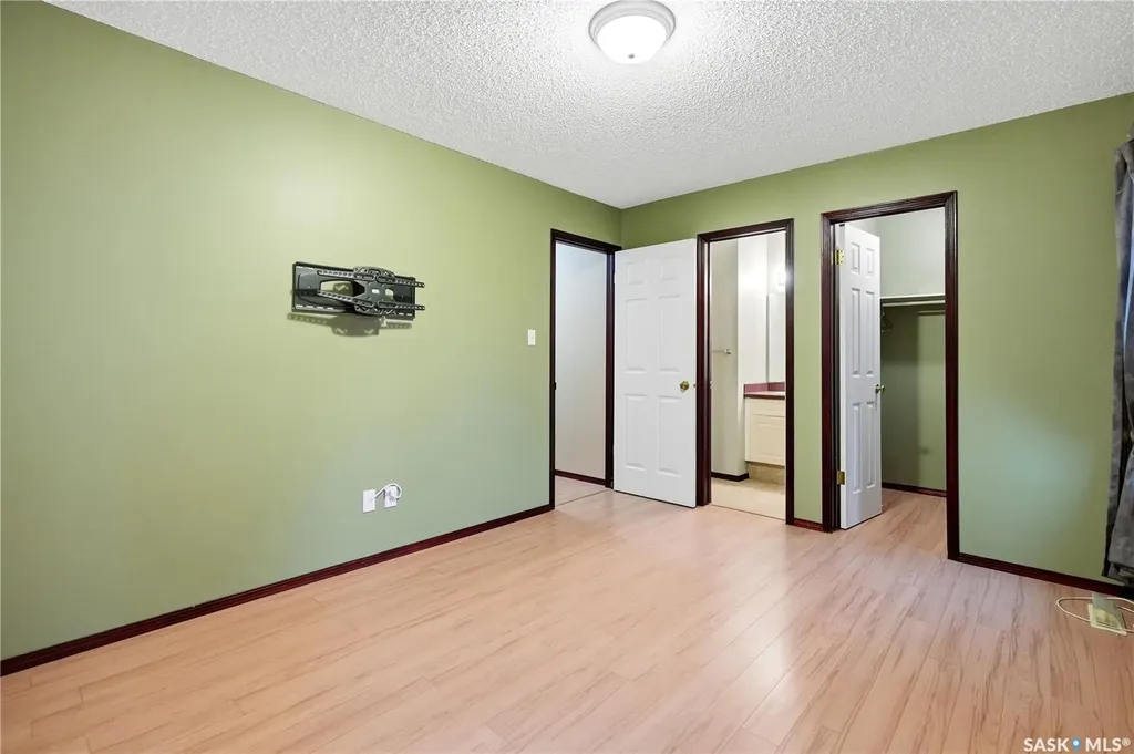 3676 Bishop Crescent E Regina SK S4Z 1A8