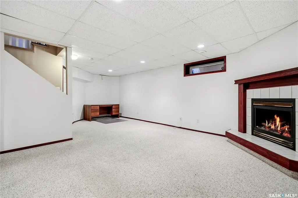 3676 Bishop Crescent E Regina SK S4Z 1A8