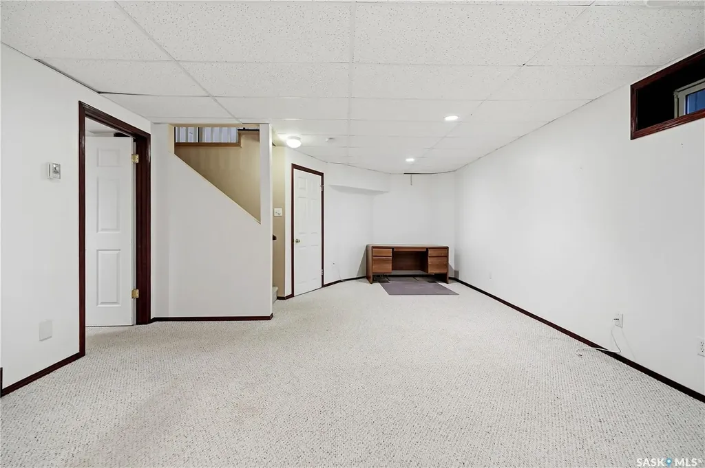 3676 Bishop Crescent E Regina SK S4Z 1A8