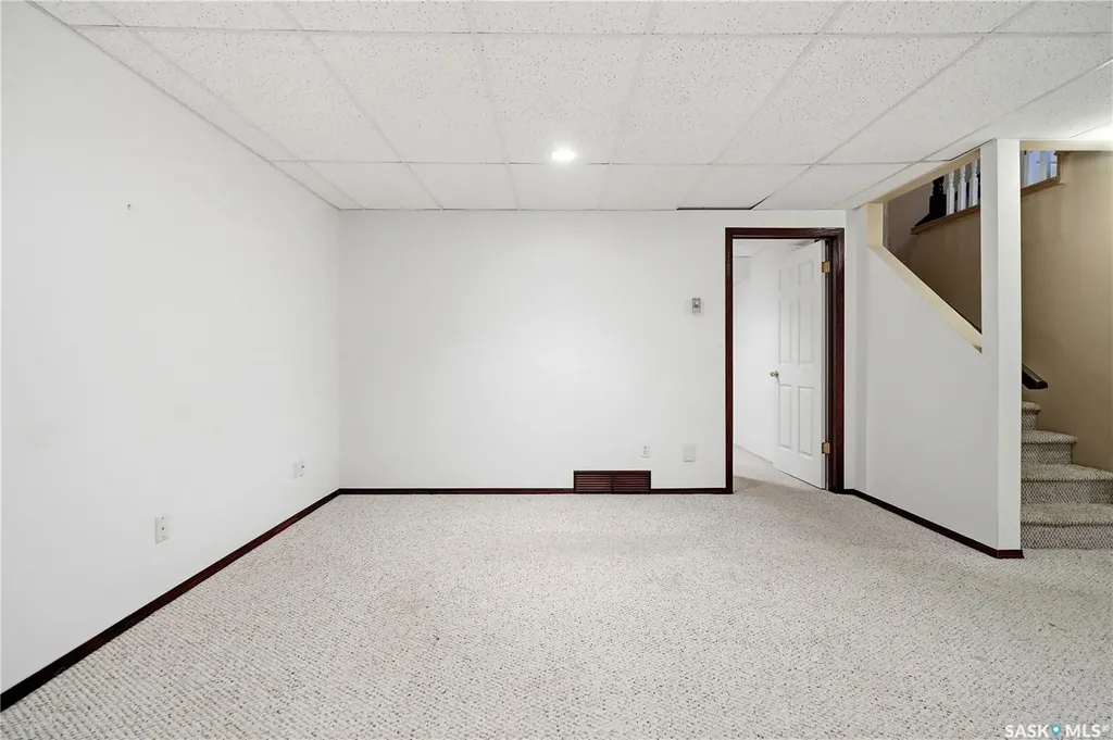 3676 Bishop Crescent E Regina SK S4Z 1A8