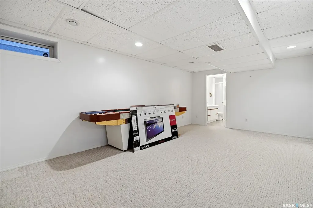 3676 Bishop Crescent E Regina SK S4Z 1A8