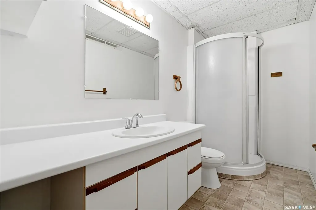 3676 Bishop Crescent E Regina SK S4Z 1A8