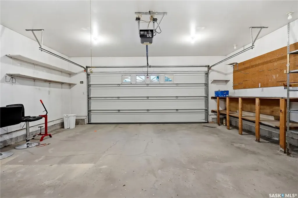 3676 Bishop Crescent E Regina SK S4Z 1A8