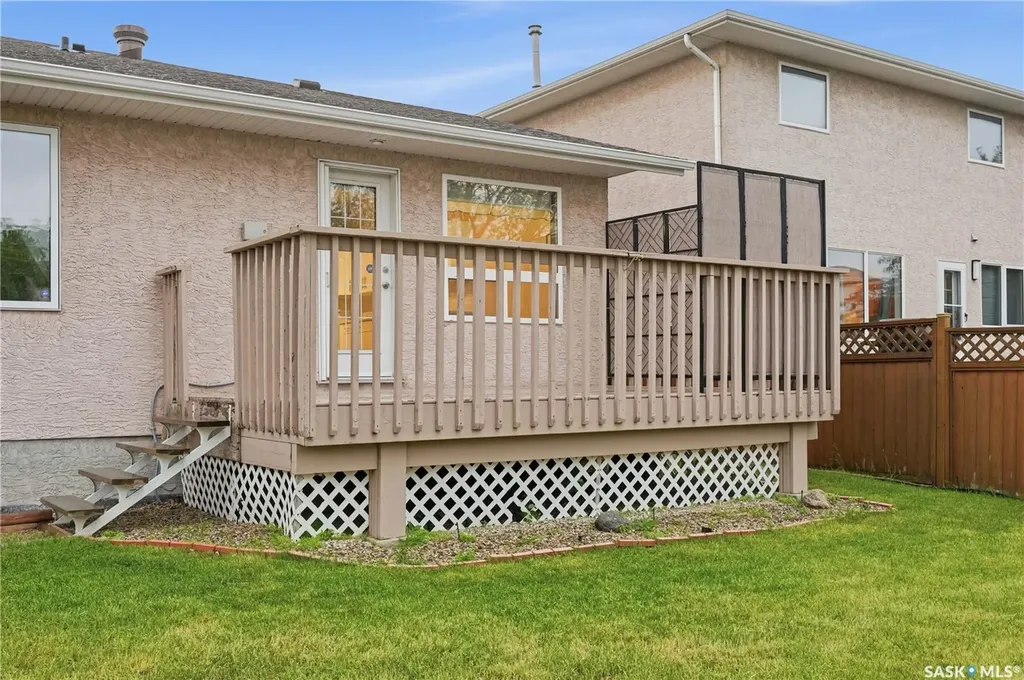 3676 Bishop Crescent E Regina SK S4Z 1A8