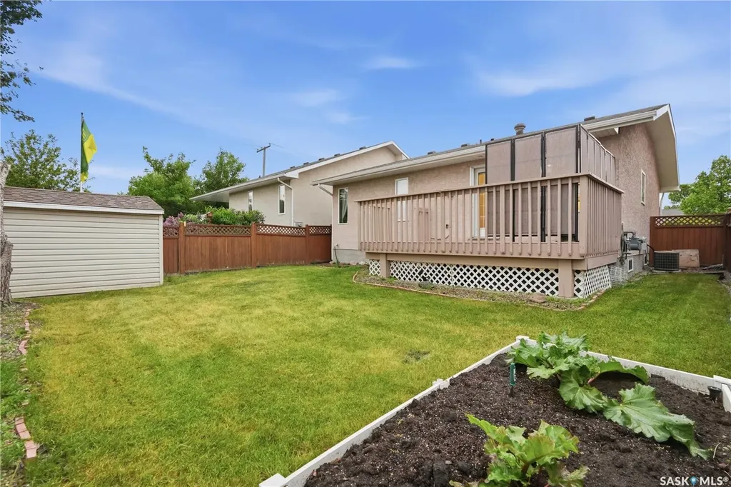 3676 Bishop Crescent E Regina SK S4Z 1A8