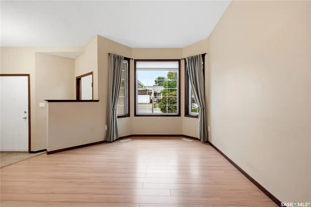 3676 Bishop Crescent E Regina SK S4Z 1A8