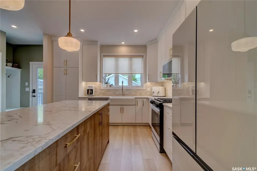 3022 Montague Street Regina SK S4S 1Z5