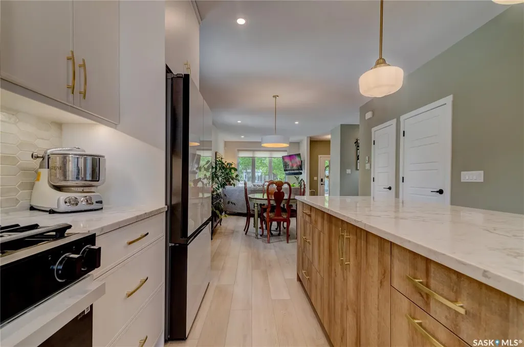 3022 Montague Street Regina SK S4S 1Z5