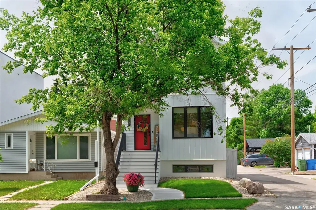 3022 Montague Street Regina SK S4S 1Z5
